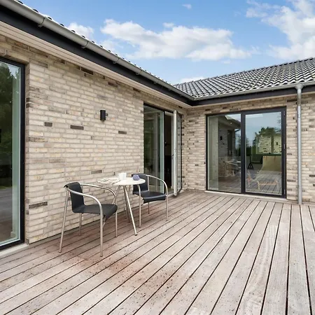 Frille - 1-5km From The Sea By Interhome