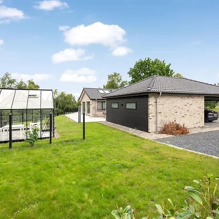 Frille - 1-5km From The Sea By Interhome Hébergement de vacances *